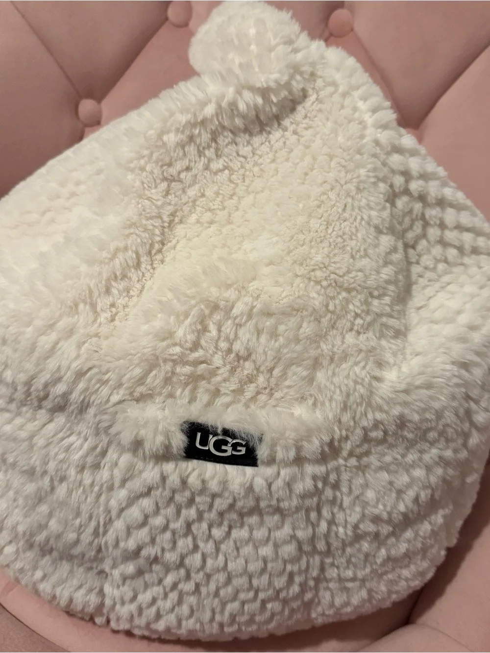 UGG Mini Cream Tablet Pouf With Phone Pocket 13”x13”x13”